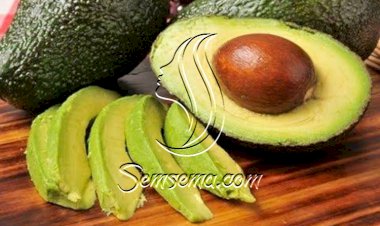 اليكى قناع صفار البيض والافوكادو لتغذية البشرة