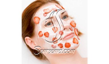 ماسك الزبادى مع الفراولة لبشرة كلها حيوية