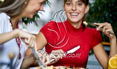 اتيكيت الحديث على المائدة