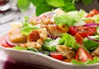 طريقة عمل سلطة بقطع الدجاج والخضروات