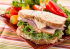 طريقة عمل ساندويتش الرومي المدخن بالفلفل والجبن
