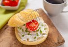 طريقة عمل بيجل ساندويتش بالجبنة الكريمي
