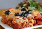 طريقة عمل بيتزا المكرونة بالبيبروني