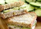 ساندويش جبنة الماعز بالأعشاب الشهي