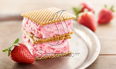 طريقة عمل ساندويتش آيس كريم بالفراولة