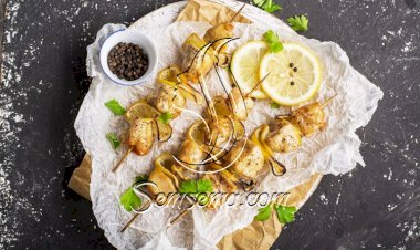 طريقة عمل أسياخ الدجاج المشوية بالليمون