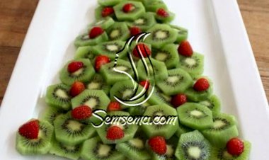 طريقة عمل سلطة الكيوي بالفراولة للكريسماس