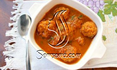 طريقة عمل كرات اللحم بالصلصة