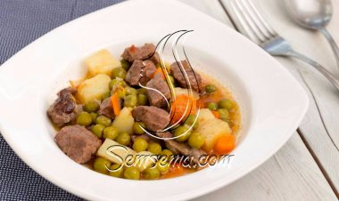 طريقة عمل مكعبات اللحم بالخضار من مطبخ منال