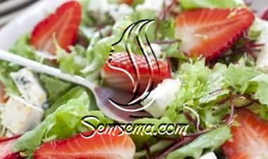 طريقة عمل سلطة الفراولة والبارميزان