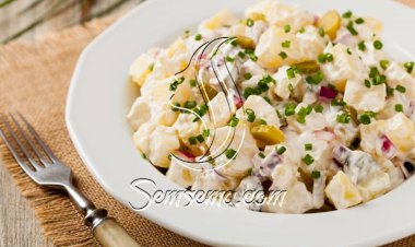 طريقة عمل سلطة بطاطس بالمايونيز والخيار المخلل