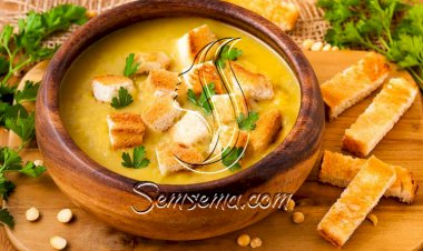 طريقة عمل شوربة العدس بالخبز المحمص