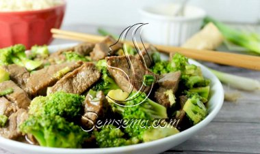 طريقة عمل شرائح اللحم بالبروكلي