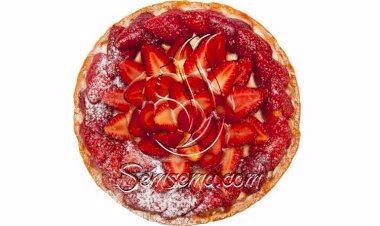 طريقة عمل كيكة الجيلي بالفراولة