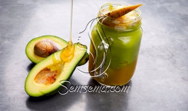 طريقة عمل سموثي المانجو بالأفوكادو