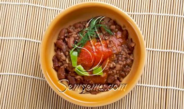 طريقة عمل فول بالصلصة والثوم