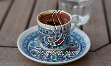 طريقة عمل مشروب القهوة بالشيكولاتة الساخن