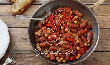 طريقة عمل شرائح السوسيس بالفلفل الملون