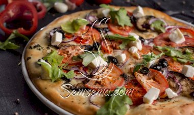 طريقة عمل بيتزا بالمشروم والتوفو للنباتيين