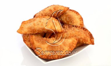 طريقة عمل فطائر مقلية بالسوسيس.. مناسبة للمدارس