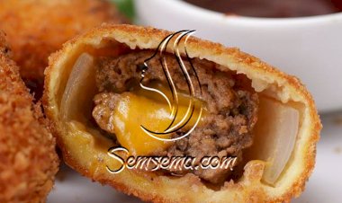 طريقة عمل حلقات البصل المحشية باللحم والجبن