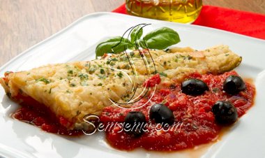 طريقة عمل السمك بالطماطم والزيتون