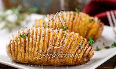 طريقة عمل البطاطس بالزبدة والجبن البارميزان