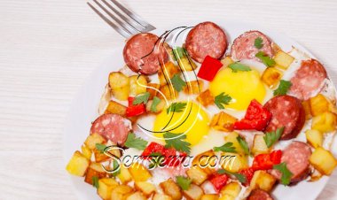 طريقة عمل السوسيس بالفلفل الملون والجبن الشيدر