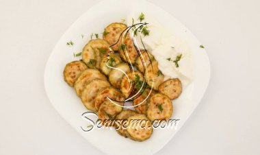 شرائح الكوسة المتبلة المقلية.. وجبة لذيذة