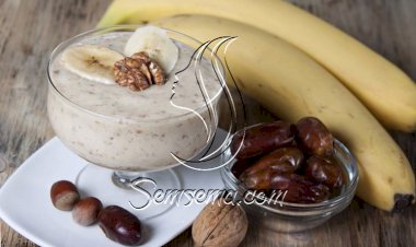 طريقة عمل سموثي الموز والبلح بالمكسرات