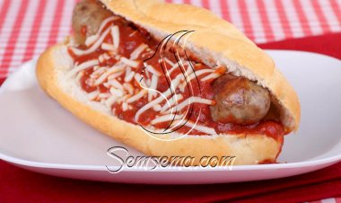 طريقة عمل ساندويتش سوسيس مشوي بالصلصة