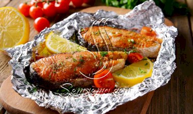طريقة عمل السلمون بالبصل في الفرن