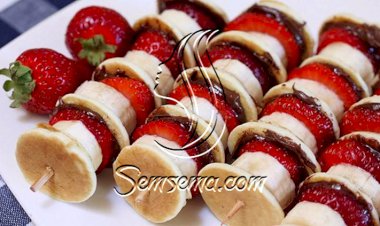 أسياخ البان كيك بالفواكه للأطفال