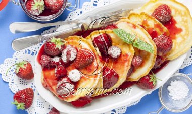 طريقة عمل بان كيك بمربى الفراولة