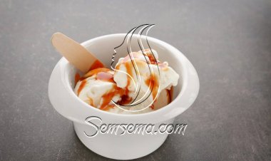 طريقة عمل آيس كريم الفانيليا بصوص الكراميل