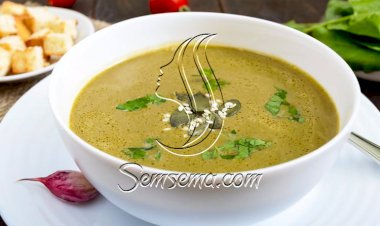 طريقة عمل شوربة البطاطس بالسبانخ الكريمي