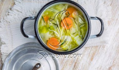 طريقة عمل شوربة الكرنب بالجزر