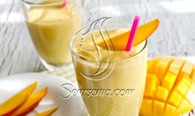 طريقة عمل سموثي المانجو بلبن اللوز