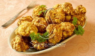 طريقة عمل كرات السجق بالجبن الشيدر في الفرن