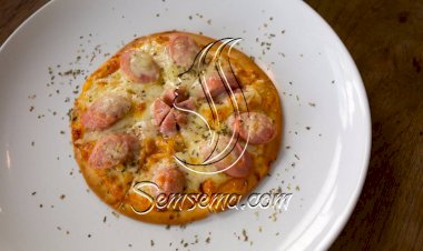 طريقة عمل ميني بيتزا بالسوسيس والزعتر