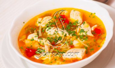 طريقة عمل شوربة الشعيرية بقطع الدجاج الحارة