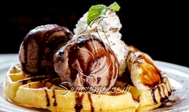 طريقة عمل الوافل بالزبدة والسكر