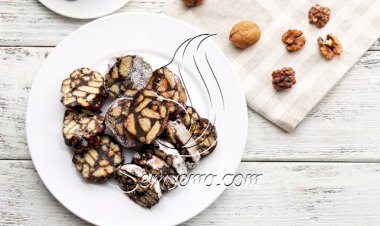 رول بسكويت بالشيكولاتة والمكسرات.. لذيذ وسهل التحضير