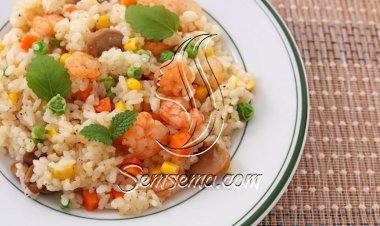 طريقة عمل أرز بالجمبري والخضروات