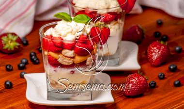 طريقة عمل ترايفل الفراولة والتوت بالكريم كراميل