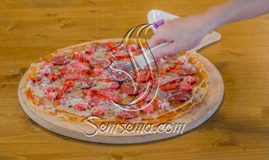 طريقة عمل بيتزا الكريب باللانشون