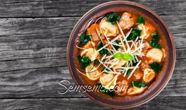 طريقة عمل المكرونة بالسبانخ والطماطم