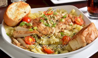 طريقة عمل المكرونة بقطع الدجاج والكريمة