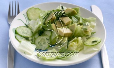 طريقة عمل سلطة الأفوكادو والخيار