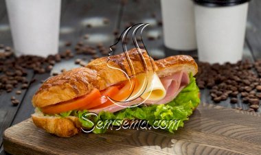 طريقة عمل ساندويتش كرواسون بالجبنة والرومي المدخن